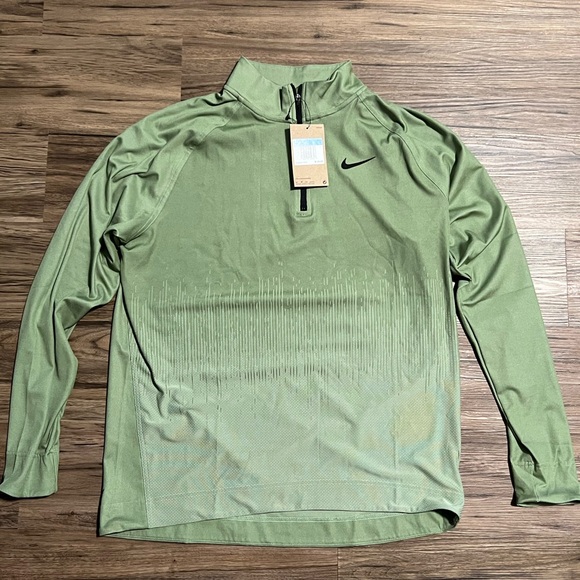 Nike Dri-FIT ADV Tour Men's 1/4 Zip Golf Top FD5833-386 Green NWT Size M $120 - Picture 1 of 3